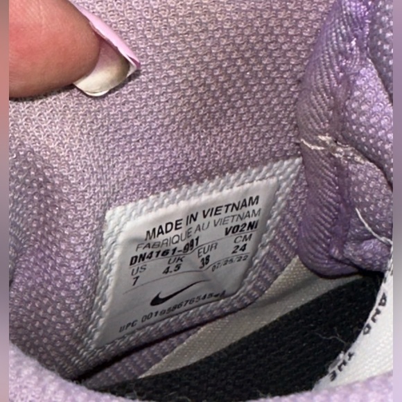 Nike White and Lavender Sneakers - Picture 7 of 8